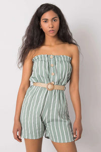 Combishort femme estivale design décontracté vert sauge rayures blanches tissu respirant bustier sans manches ceinture nouée occasion plage terrace