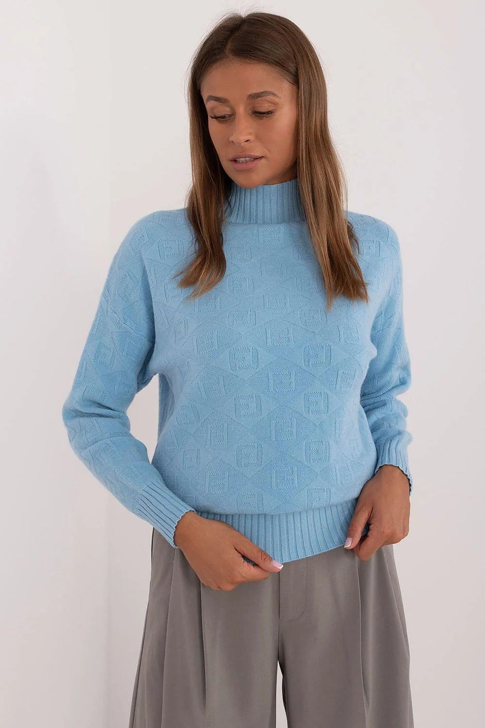 Pullover femme élégant bleu pastel col roulé motif géométrique manches longues coupe ajustée en laine douce et confortable