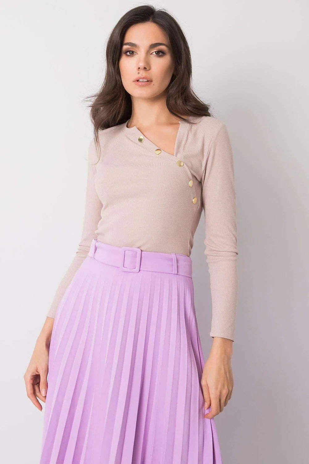 Chemisier coton elasthanne manches longues chic beige boutons dorés ajusté élégant bureau casual femme