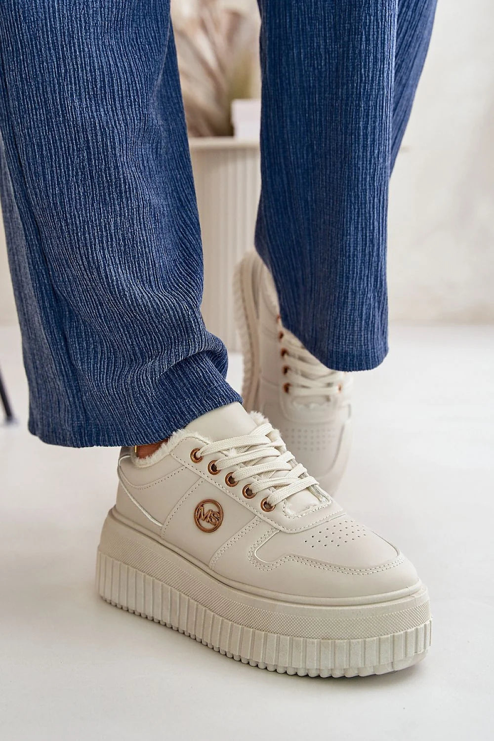 Chaussures de sport Step in style pour femmes design moderne élégant plateforme épaisse similicuir fourrure doublure semelle caoutchouc résistante