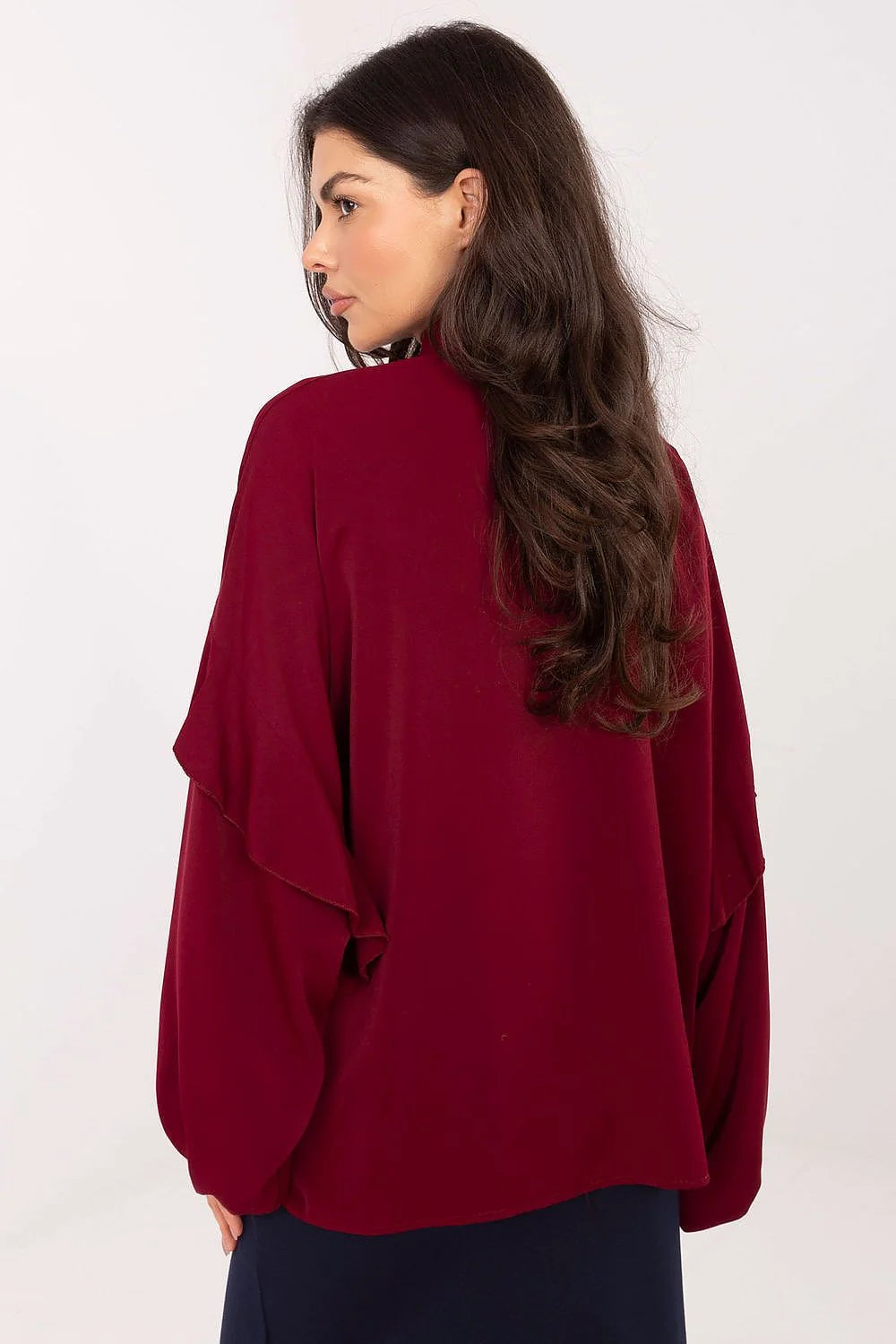 chemise femme col lavallière nouée bordeaux coupe ample manches longues ballon bouffantes volants superposés épaules tissu fluide satin poignets resserrés