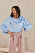 Chemisier Roco Fashion élégant bleu ciel soie satin manches bouffantes floral épaule femme coupe ample