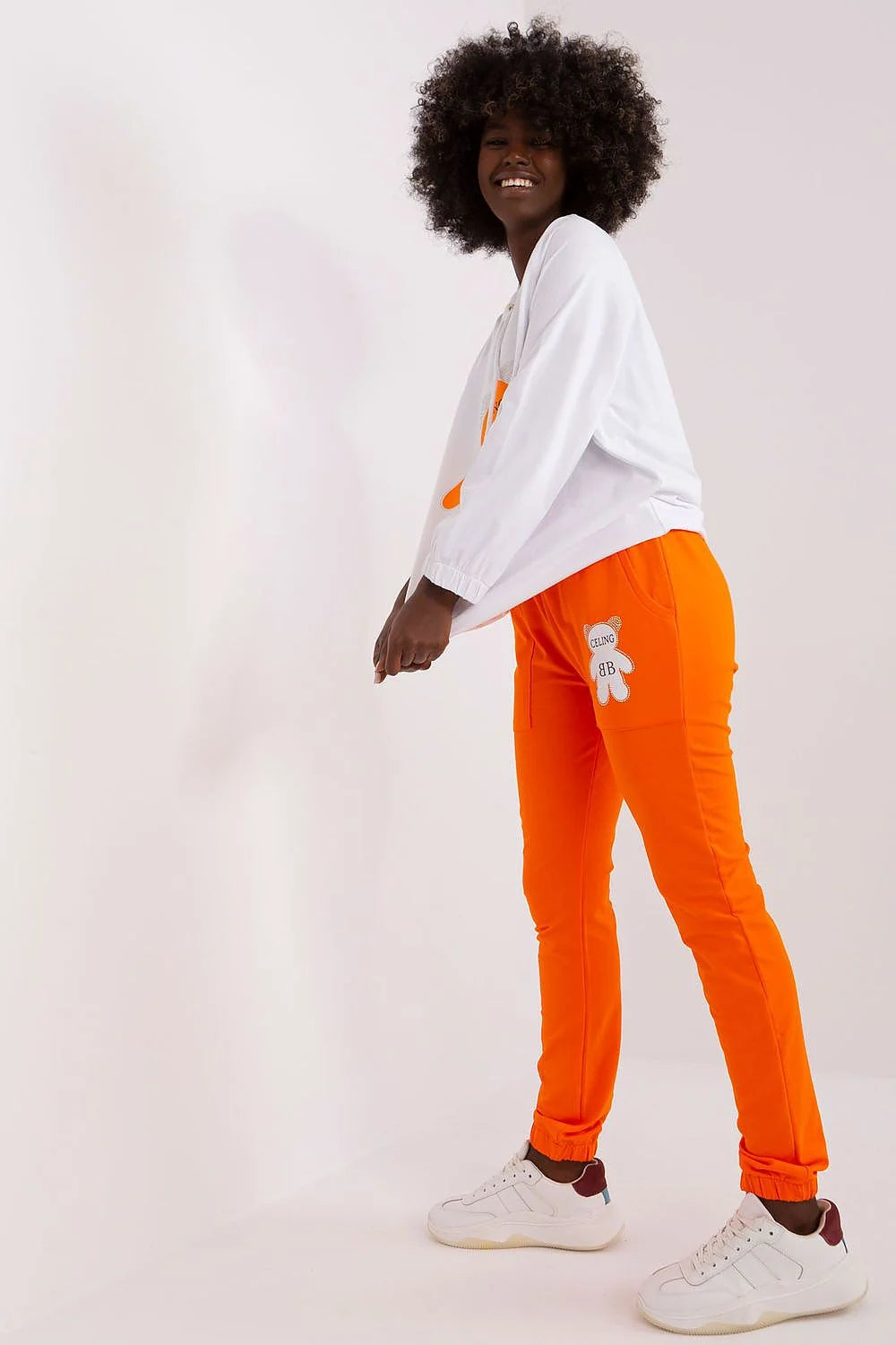 Ensemble sportif pour femme deux pièces sweatshirt hooded joggers motifs ours coton élasthanne confortable style décontracté occasion quotidienne