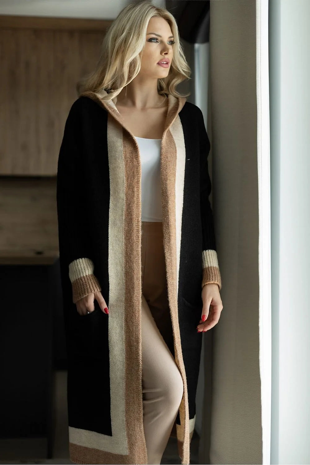 Cardigan Pee Ka Boo pour femme, longue, ample, manches longues, capuche, tricot doux, couleurs audacieuses, matières mixtes, style décontracté-chic