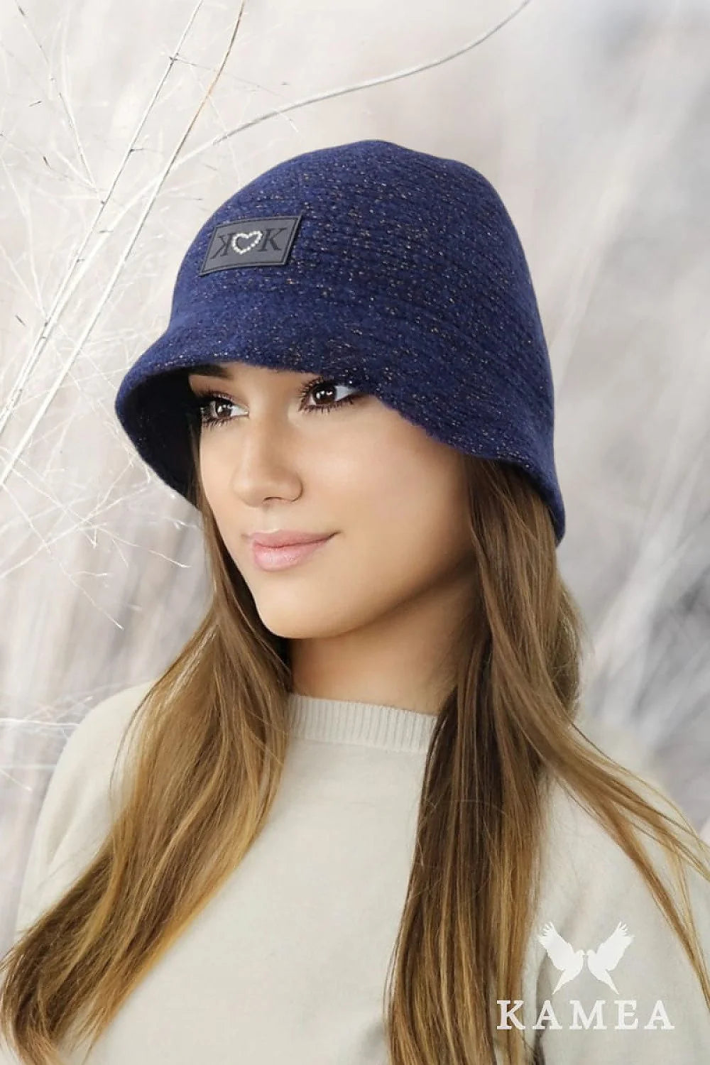 Chapeau bucket tendance en laine mérinos bleu marine pour femmes, style casual, logo patch, doublure polaire