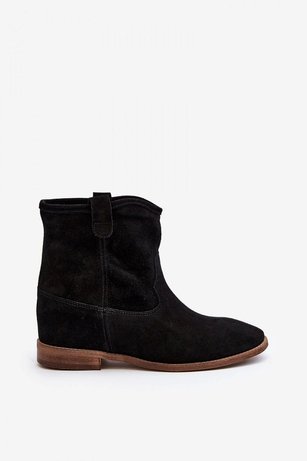 bottines cuir suédé noir femme cheville western bout pointu découpes décoratives semelle marron imitation bois talon plat languettes veloutée confortable