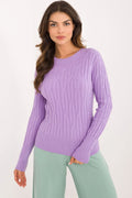 Pull femme en maille torsadée couleur lavande manches longues coupe ajustée col rond matériau doux et chaud