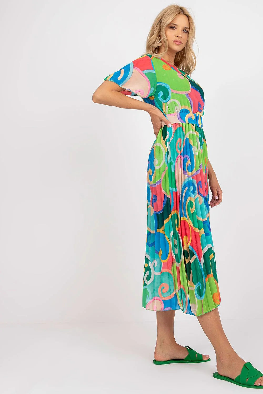 robe midi femme imprimée multicolore tourbillons bohème manches courtes col rond taille marquée ceinture assortie jupe plissée fluide voile léger