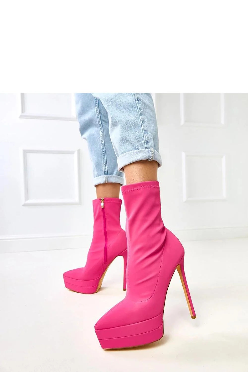 bottines montantes femme fuchsia vif talon aiguille haut plateforme avant tige stretch lisse sockboot bout pointu fermeture éclair latérale dorée