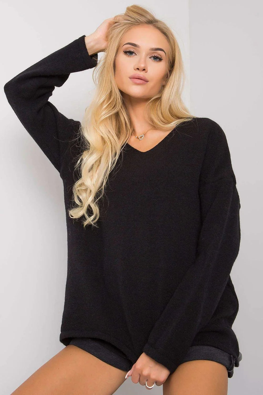 pull femme oversize col V maille tricotée noire loose fit manches longues côtelée douce extensible chaude tunique
