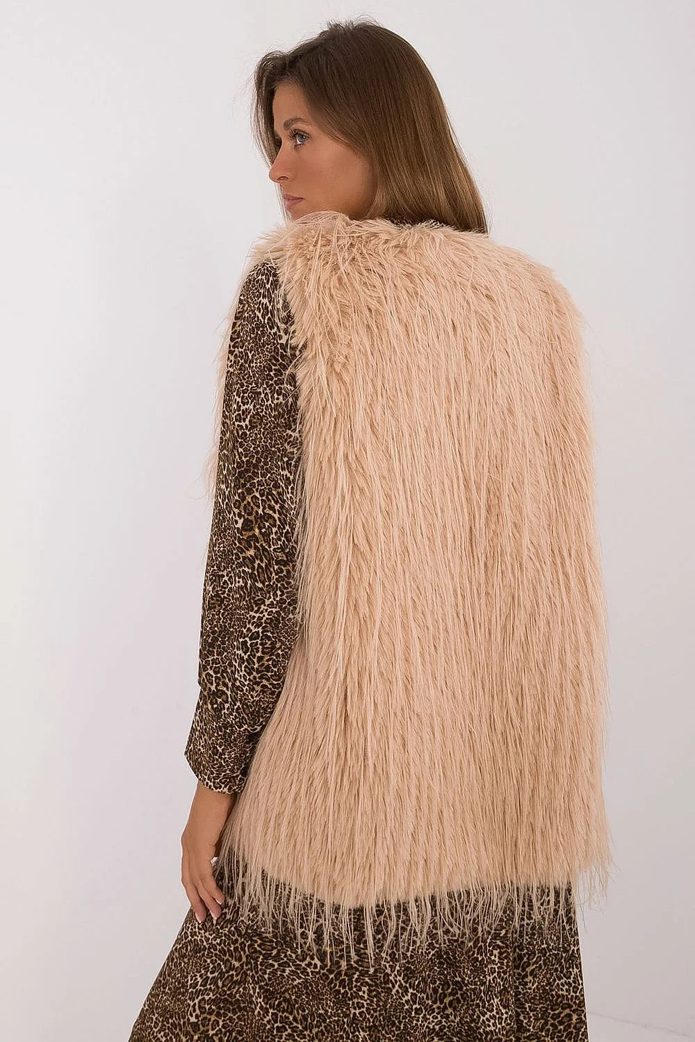 Gilet sans manches fausse fourrure chic tendance beige clair coupe droite femmes confortable sans fermeture