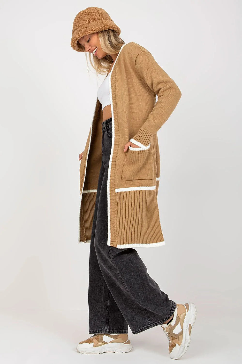 Cardigan Rue Paris long pour femme, design moderne, gris avec accents blancs, maille tricotée, manches longues, poches fonctionnelles, vêtement polyvalent printemps-automne