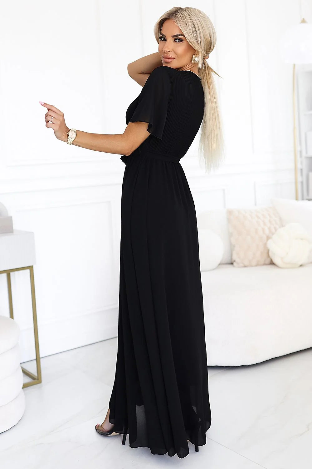 robe soirée longue noire portefeuille décolleté plongeant manches papillon courtes taille ajustable ceinture nouée jupe évasée voile léger doublure opaque