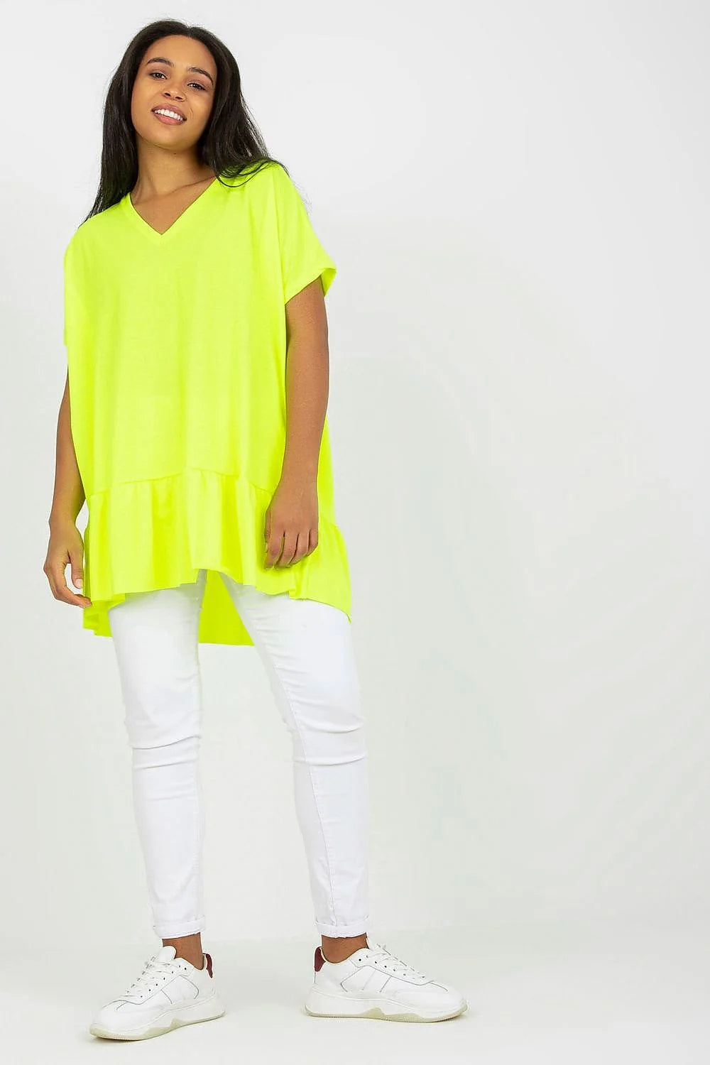 Tunique viscose élasthanne jaune fluo coupe ample décolleté V manches courtes volants bas asymétrique style moderne occasion quotidienne