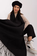 Châle AT assorti à un béret et un pull tricoté maille torsadée pour femmes style classique et moderne