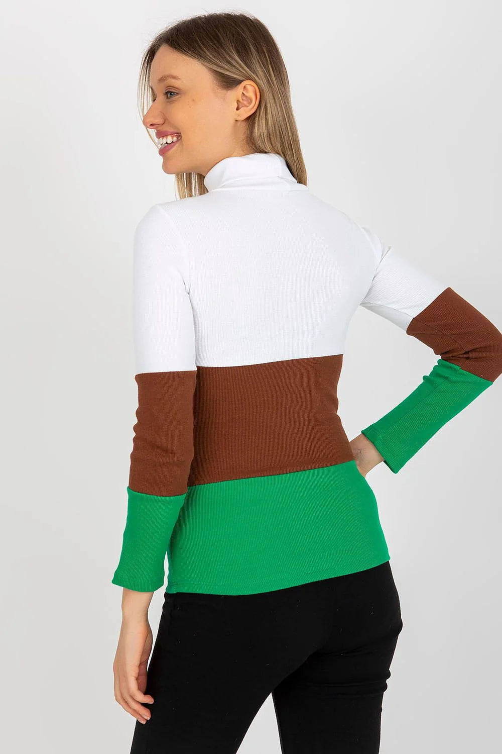 Pull col roulé multicolore maille côtelée coton élasthanne bleu rose vert ajusté manches longues ourlets nets design moderne