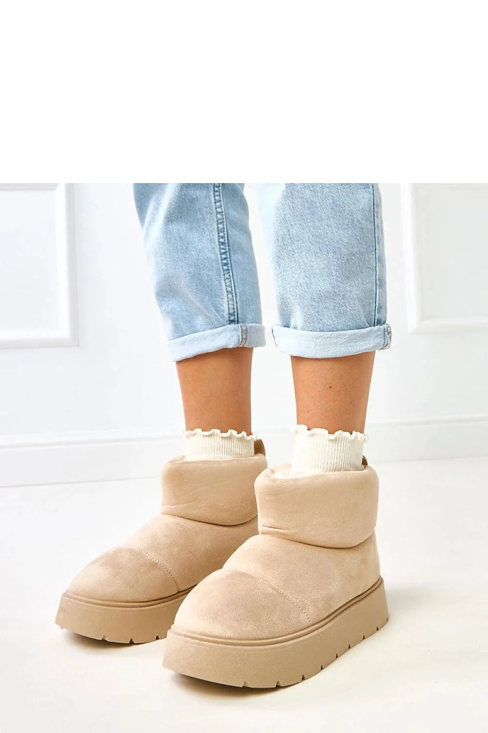 bottines femme cheville beige suédine synthétique rembourrée molletonnée plateforme basse 4cm crantée antidérapante bout rond confortable chaude slipon cosy urbaine