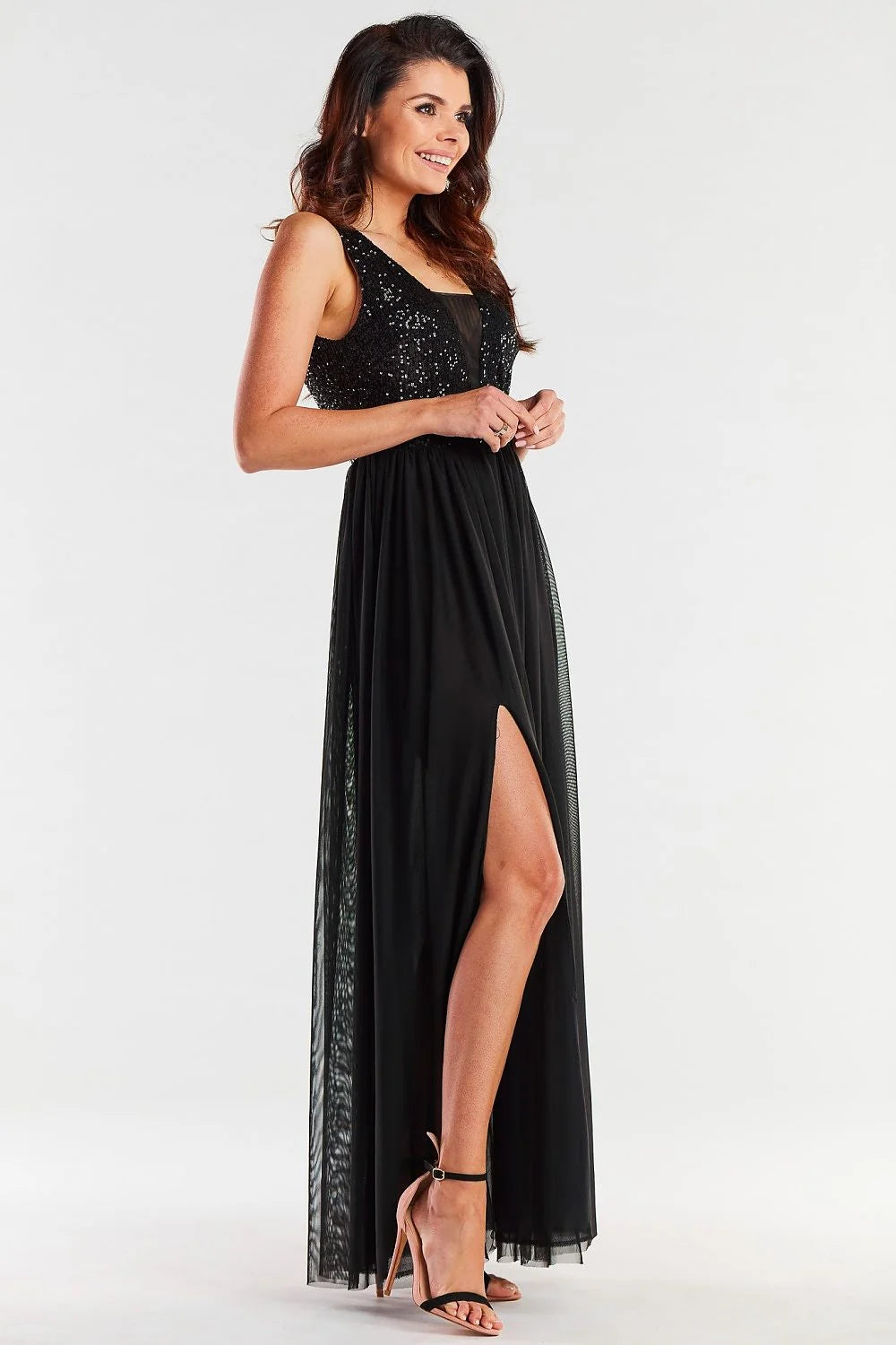 robe longue élégante sans manches dos ouvert pailleté rose poudré décolleté plongeant taille empire jupe fluide mousseline fente