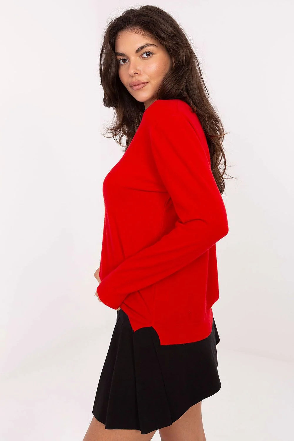 pull femme colV manches longues maille fine rouge vif viscose modal polyamide élasthanne poignets côtelés ourlet fendu taille réduite polyvalent