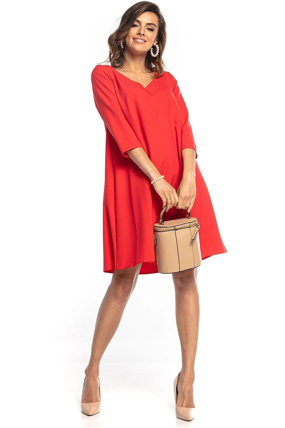 robe femme courte ceinturée rouge vif encolure V manches trois quarts jupe patineuse plissée longueur genou taille marquée boucle métallique