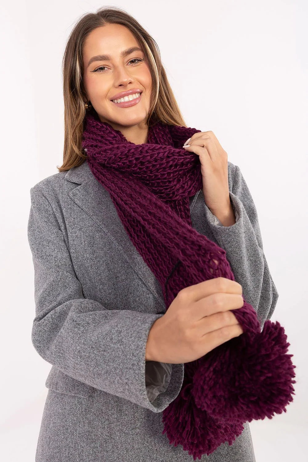écharpe femme bordeaux grosse maille tricotée ample longue moelleuse pompons larges douce confortable chaude acrylique