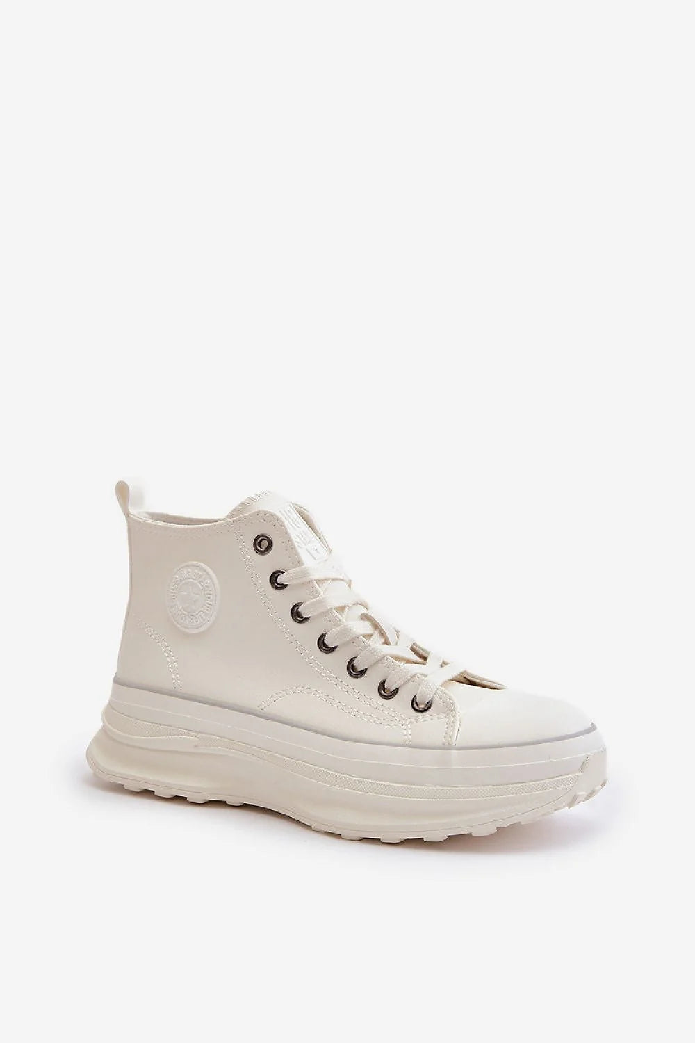 baskets montantes femme blanc cassé cuir synthétique plateforme épaisse semelle crantée antidérapante col rembourré maintien confort lacets oeillets métalliques contrastés