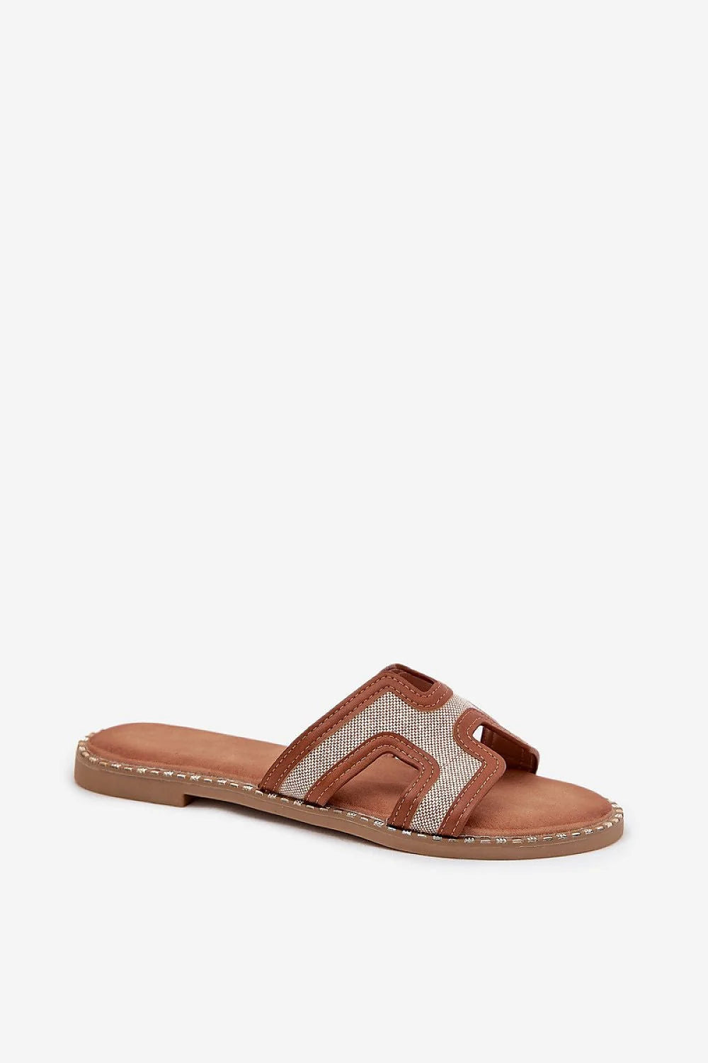 Sandales pour femme design élégant couleur beige détails marron décontracté été confort matériaux éco-friendly idéal pour tenues estivales sandales femmes style moderne