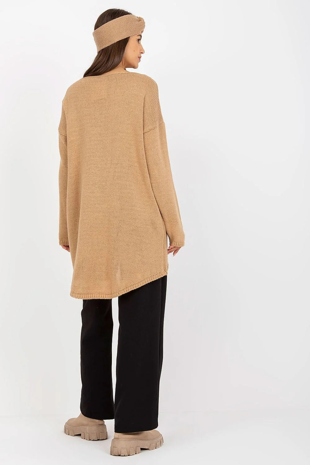 Pull-over féminin épuré rose pâle longue manches longues coupe ample style casual chic femme