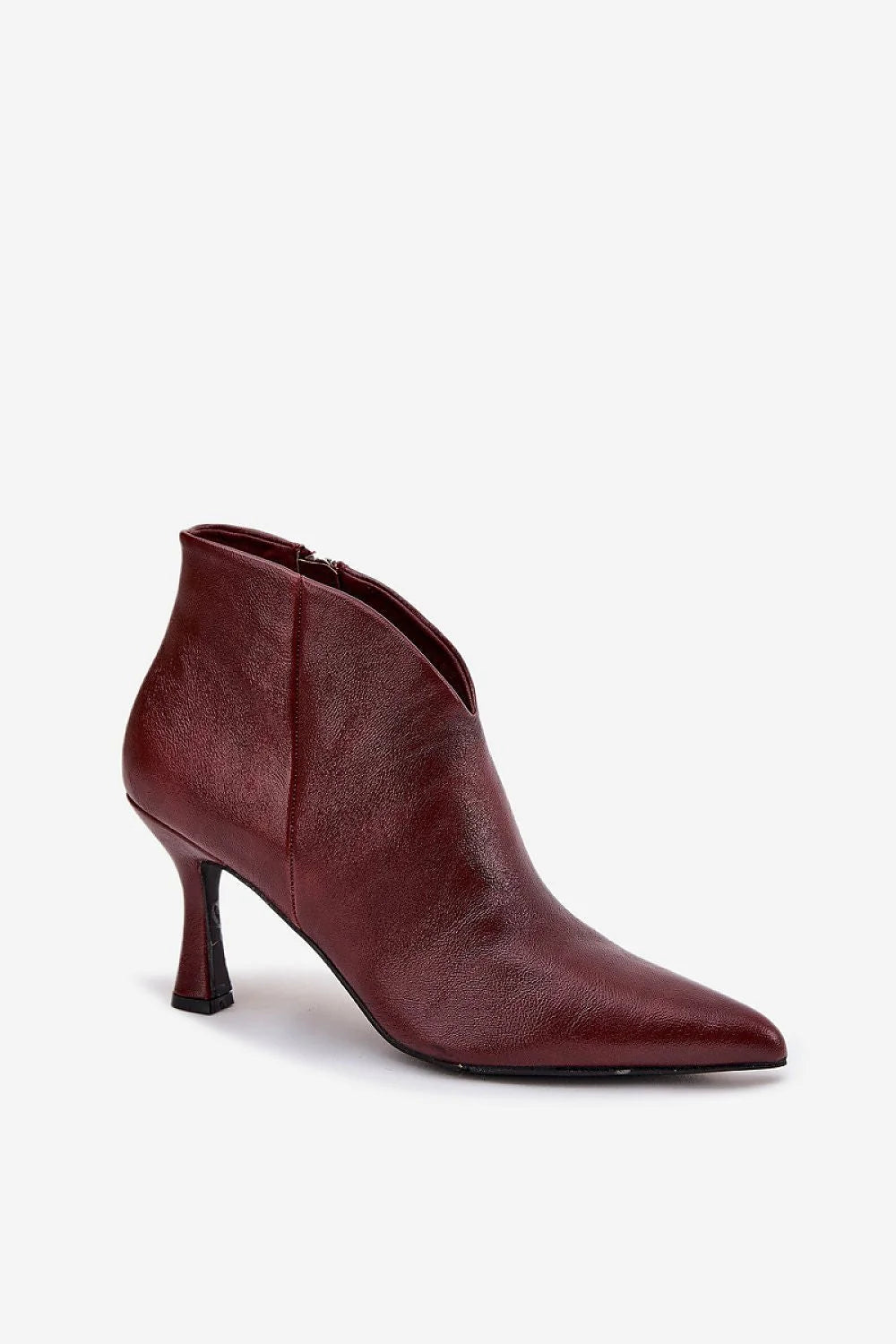 bottines femme similicuir bordeaux effetlisse tigeasymetrique boutpointu talon8cm talonefile silhouetteelancee fermetureziplaterale semellefine interieurtextile chic elegante moderne