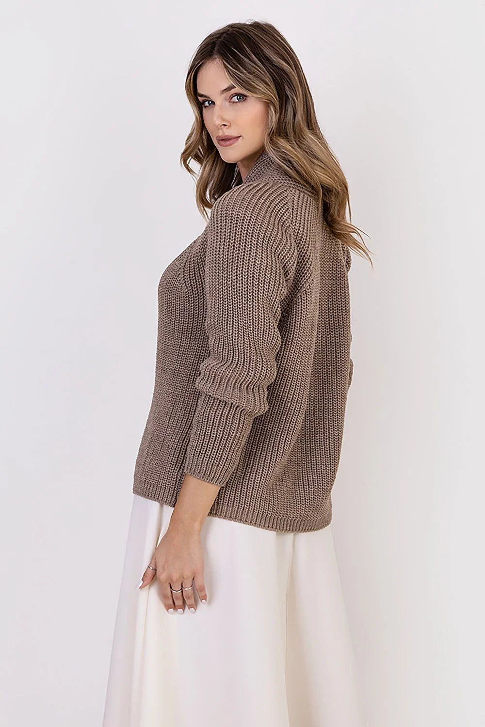 cardigan côtelé col châle taupe laine acrylique doux chaud manches raglan coupe ajustée longueur hanches bords côtelés superposable féminin élégant