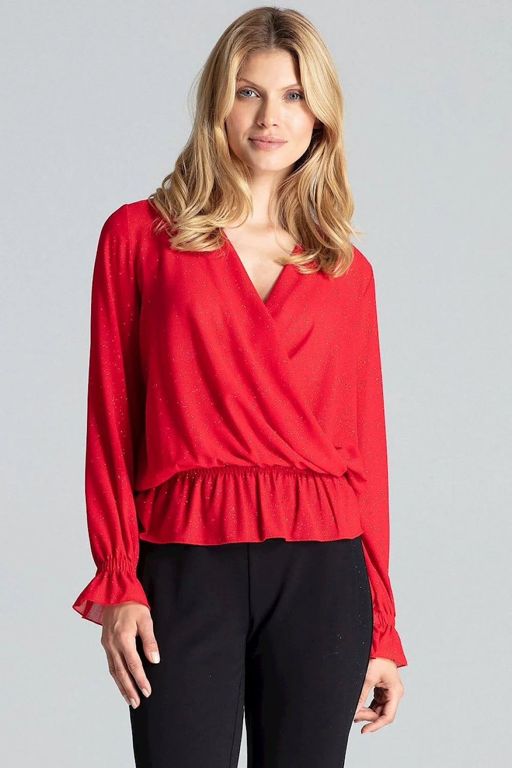 chemisier brocart rouge moderne féminin élégant manches longues bouffantes col V croisé taille élastique poignets froncés cintré reflets métalliques subtils