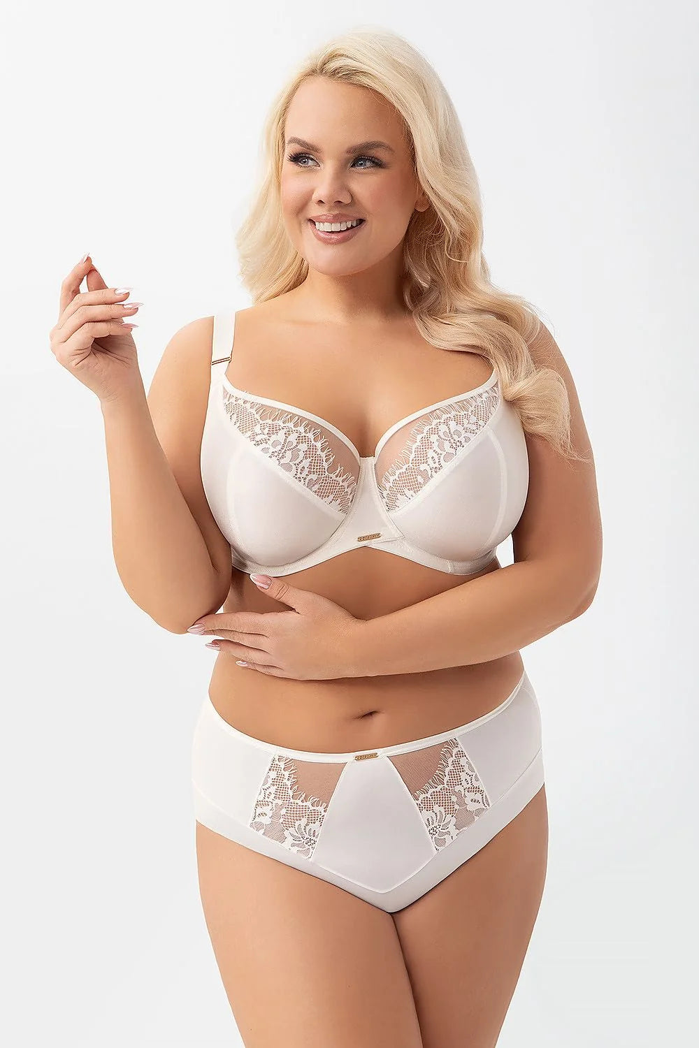soutien gorge grande taille emboîtant armatures bonnets pleins tulle transparent dentelle florale ivoire bretelles larges réglables maintien renforcé