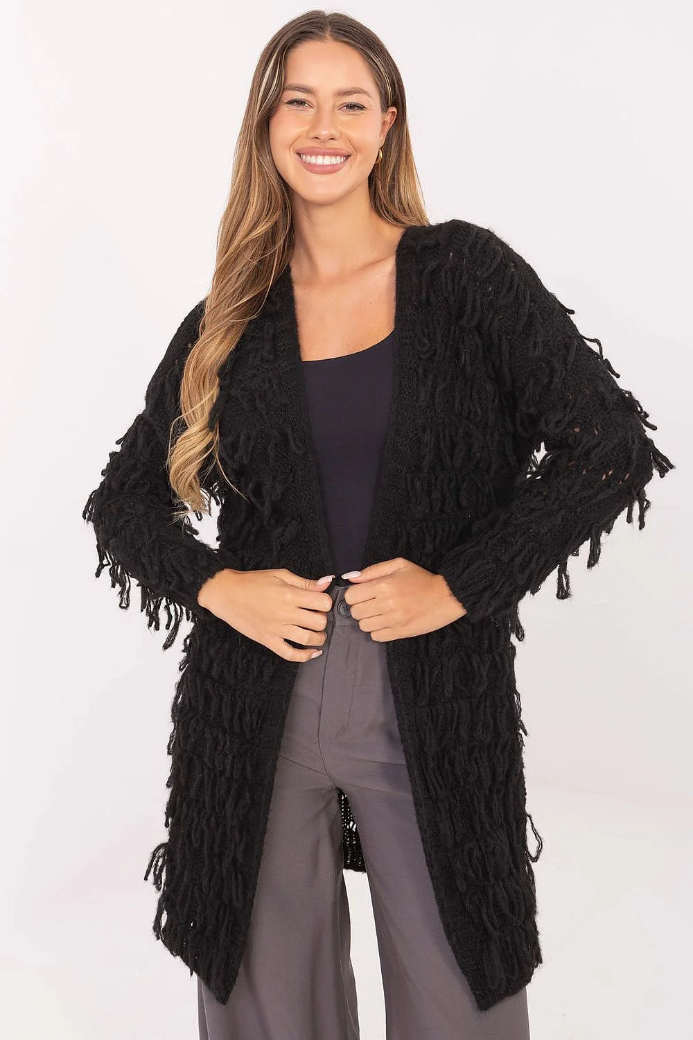 cardigan gilet long ouvert franges noir maille grosse oversize manches longues mi cuisses tricot texturé shaggy pendantes bohème chic