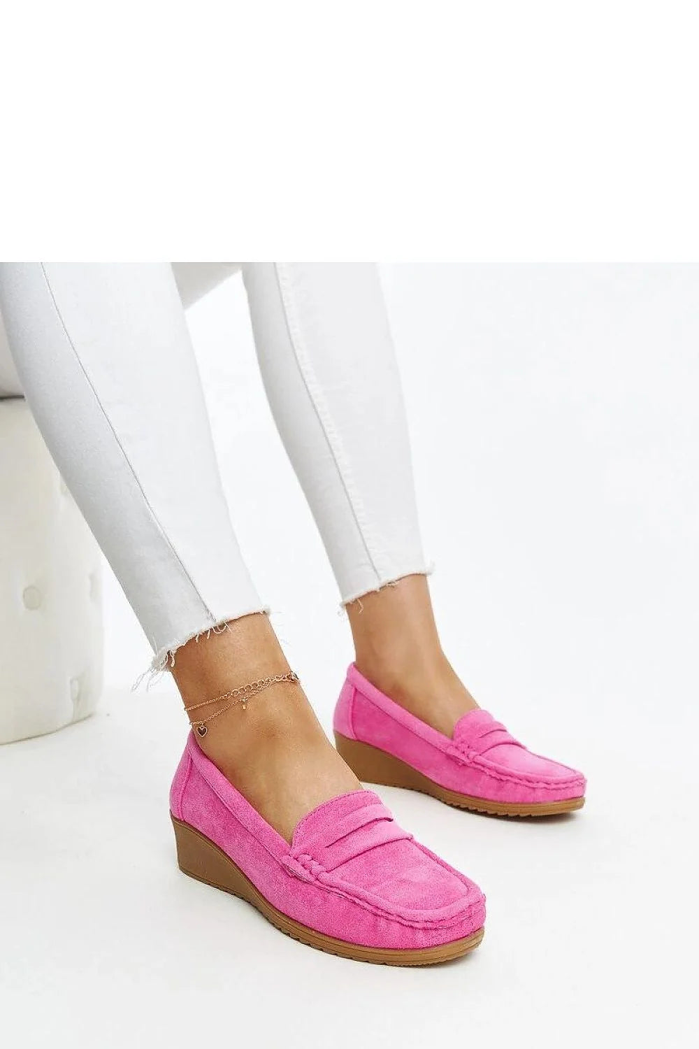 mocassin daim rose foncé Sakena plateforme semelle caoutchouc confort design moderne femme suédine fuchsia bout rond couture penny casual chic