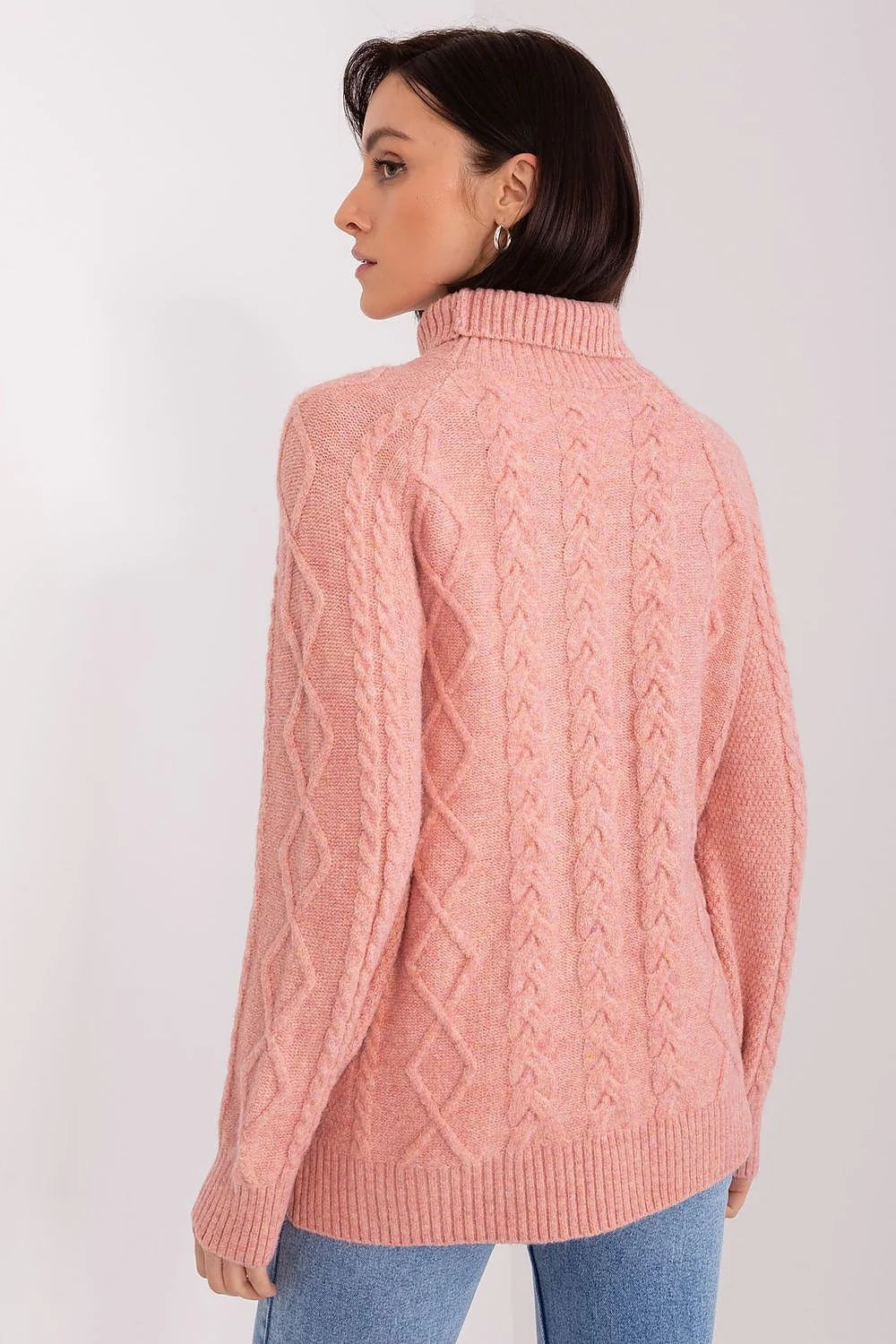 Pull tricoté femme col roulé rose pâle motif torsadé longues manches coupe ample finitions côtelées