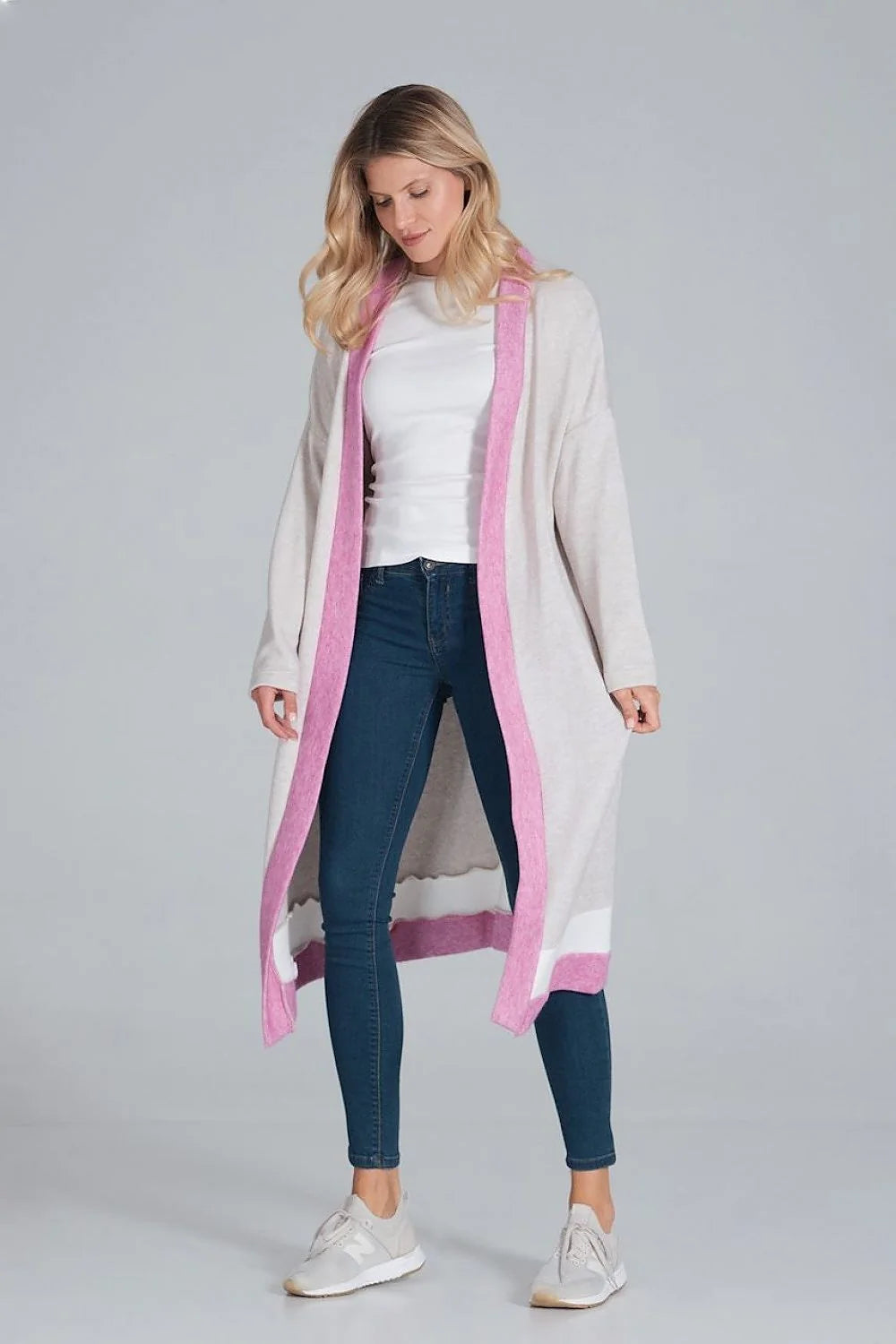 Cardigan long oversize femme maille douce beige bordures rose blanc décontracté cocooning moderne chic casual