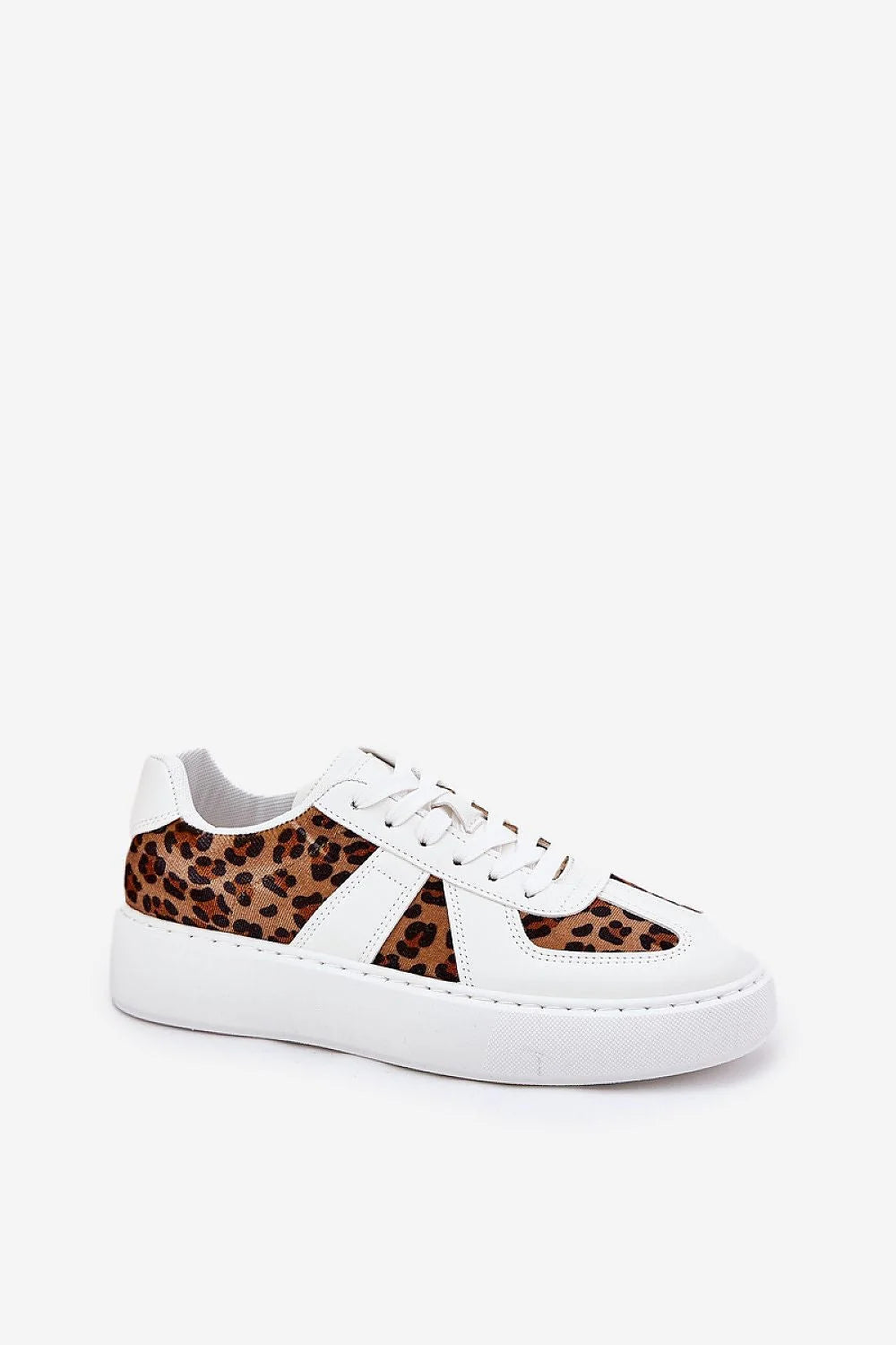 Chaussures de sport élégantes pour femmes cuir blanc motif léopard semelle caoutchouc confortable design moderne tendances 2023