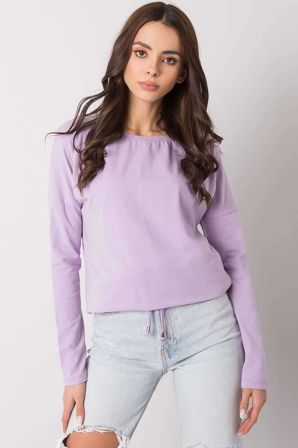 Sweat féminin en coton bleu marine manches longues coupe décontractée confortable style casual tendance