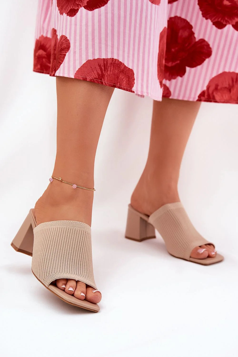 mules femme tissu tricoté côtelée empeignelarge talonmoyen bloc sandales ouvertes boutcarré semelle cuirsynthétique confort maintien facileenfilage estivales chic