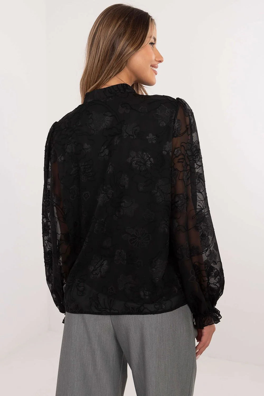 Chemise élégante pour femme manches longues style romantique broderie florale couleur noire tissu soyeux coupe semi-ajustée