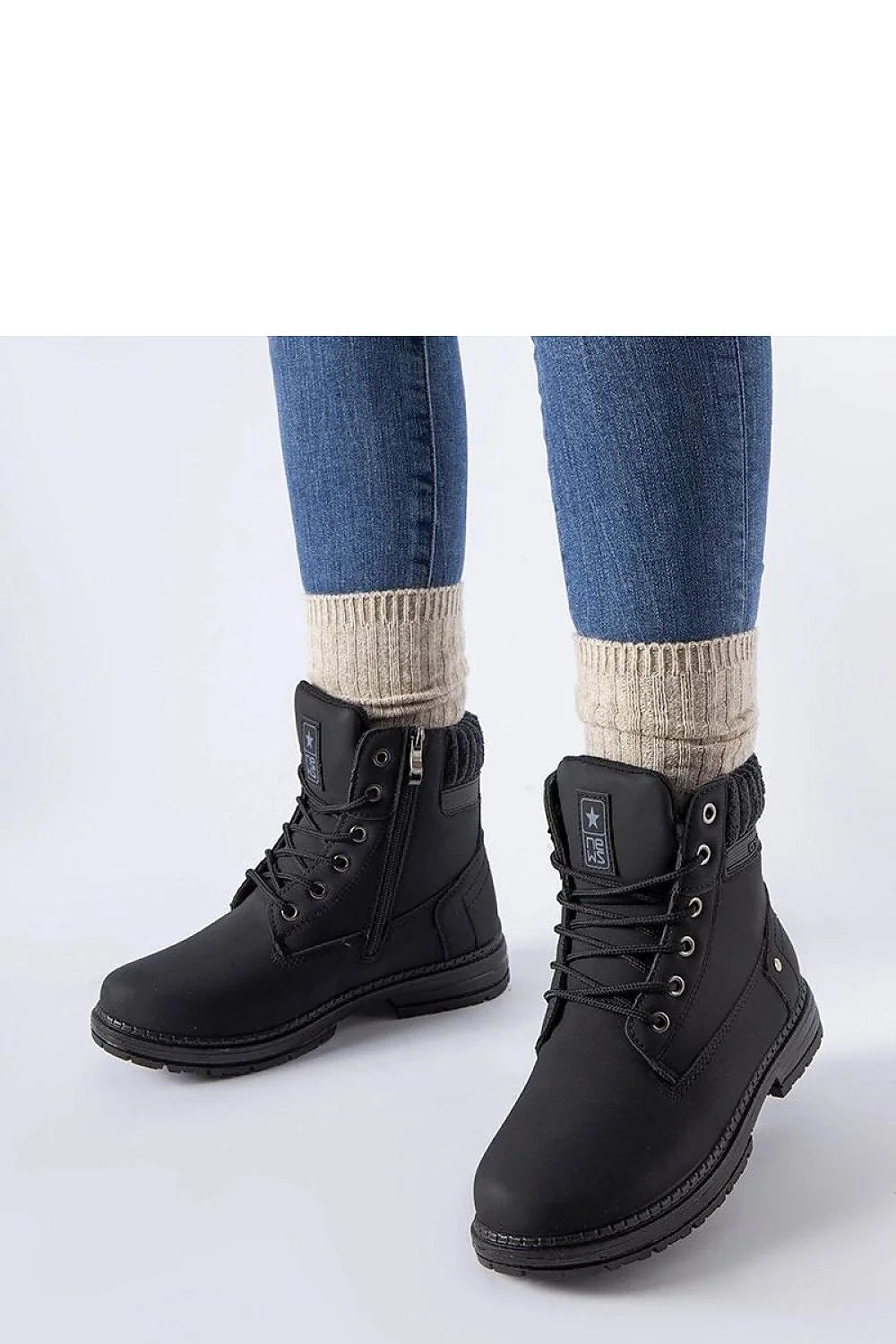 Bottines noires pour femmes design robuste moderne cuir synthétique fermeture éclair lacets confort froid urban style