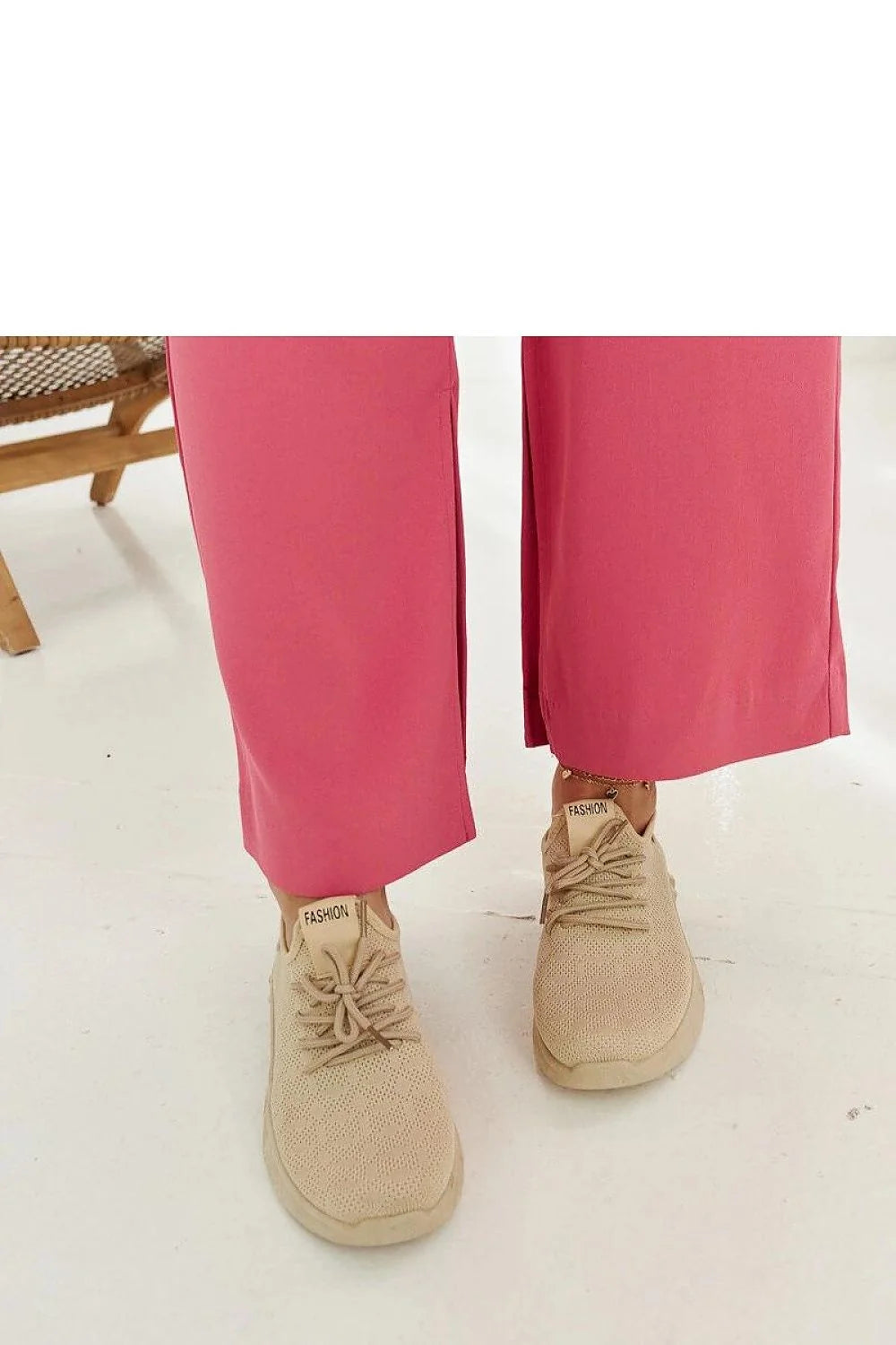 Baskets en tissu perforé beige sneakers mode femme, Pantalon palazzo rose vif été 2023