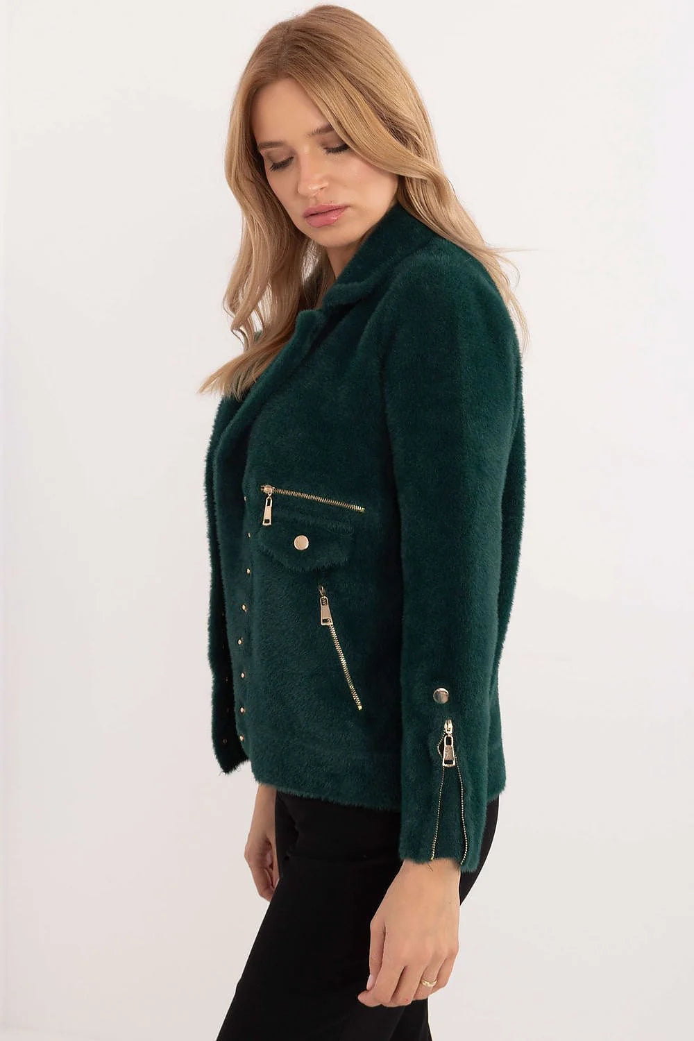 Veste pour femme élégante en fausse fourrure verte automne-hiver coupe droite fermeture asymétrique boutons dorés poches zippées manches décorées
