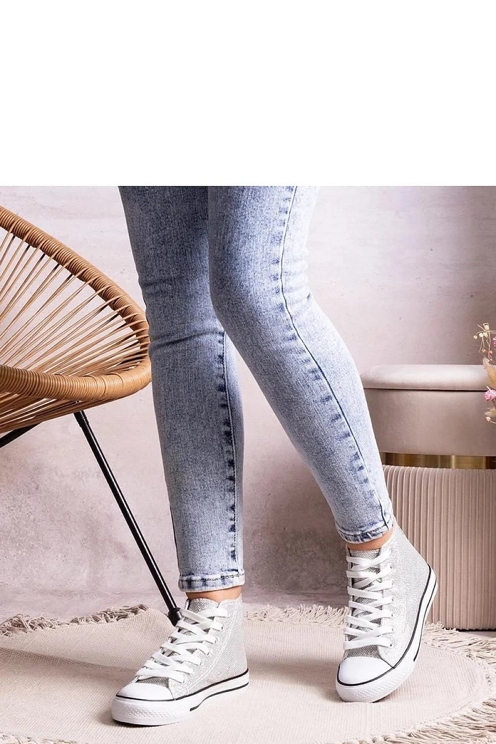 Baskets montantes pour femmes style moderne design classique couleur grise claire-maille brillante semelle en caoutchouc confortable