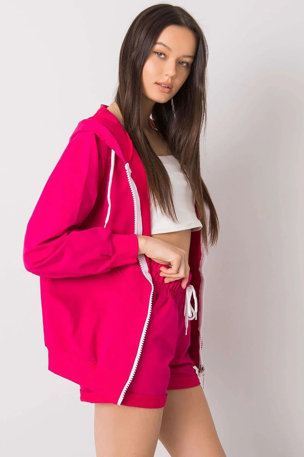 Ensemble hoodie lavande doux ample manches longues capuche cordons short taille élastiquée poches latérales moderne confortable féminin