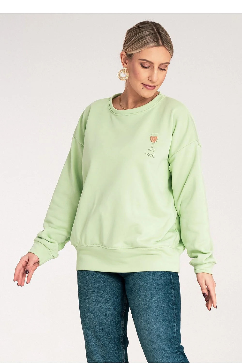 Sweatshirt pour femme, style casual, couleur vert pastel, broderie motif rosé, coton 80%, polyester 20%, coupe ample, manches longues, poignets côtelés, col rond, élastique taille, occasion quotidienne, accessoirisation, look moderne