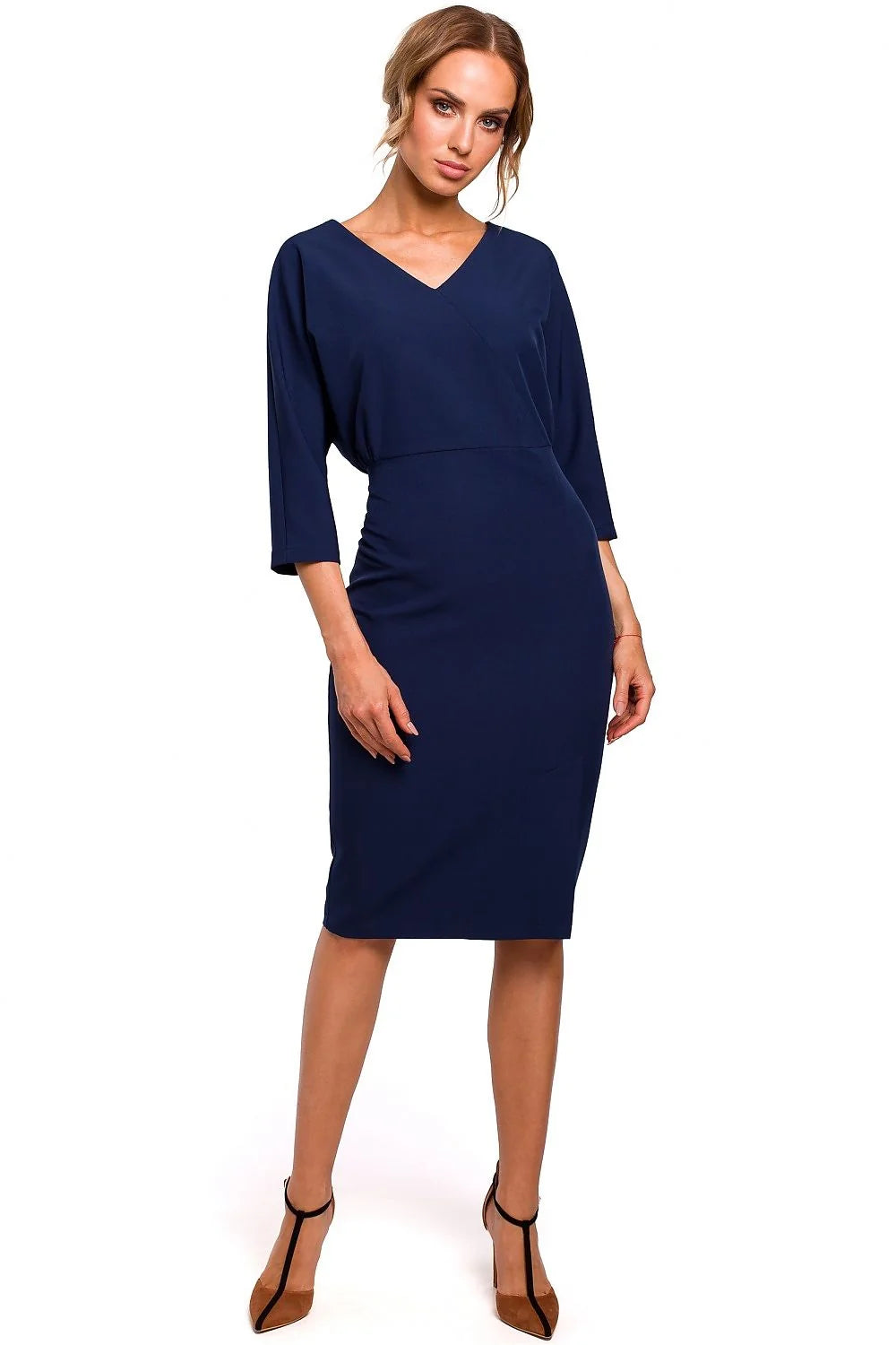 robe fourreau rouge élégante ajustée slim crayon midi taillemarquée encolureV manches34 tissucrêpe stretch fenteavant confort cocktail soirée bureau sophistiquée glamour