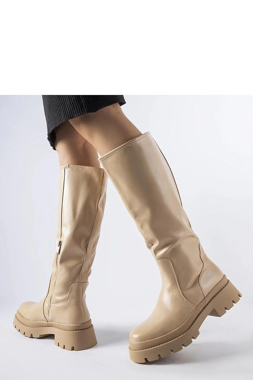 Bottes cuissardes en cuir synthétique beige clair, style intemporel, semelle antidérapante, fermeture à glissière latérale, confortable et durable