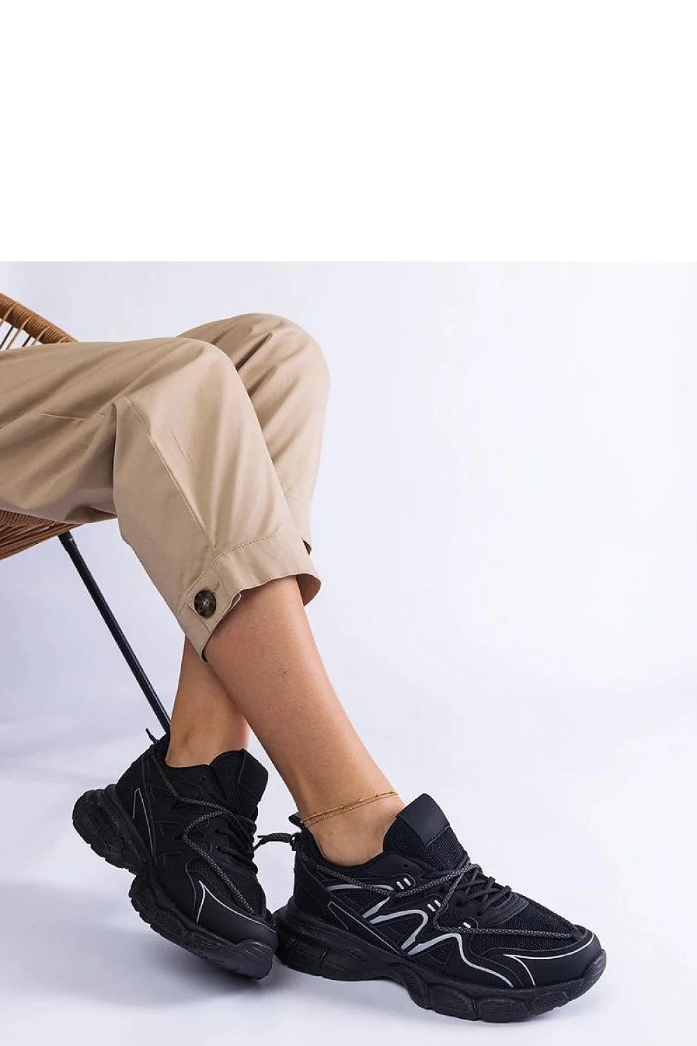 baskets solea noires femmes chunky semelle épaisse amortissante cuir écologique mesh surpiqûres blanches lacets tirant talon confortable respirant