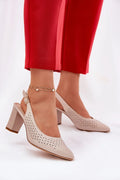 Sandales à talons bloc élégantes pour femmes en similicuir beige perforé style slingback ajustable